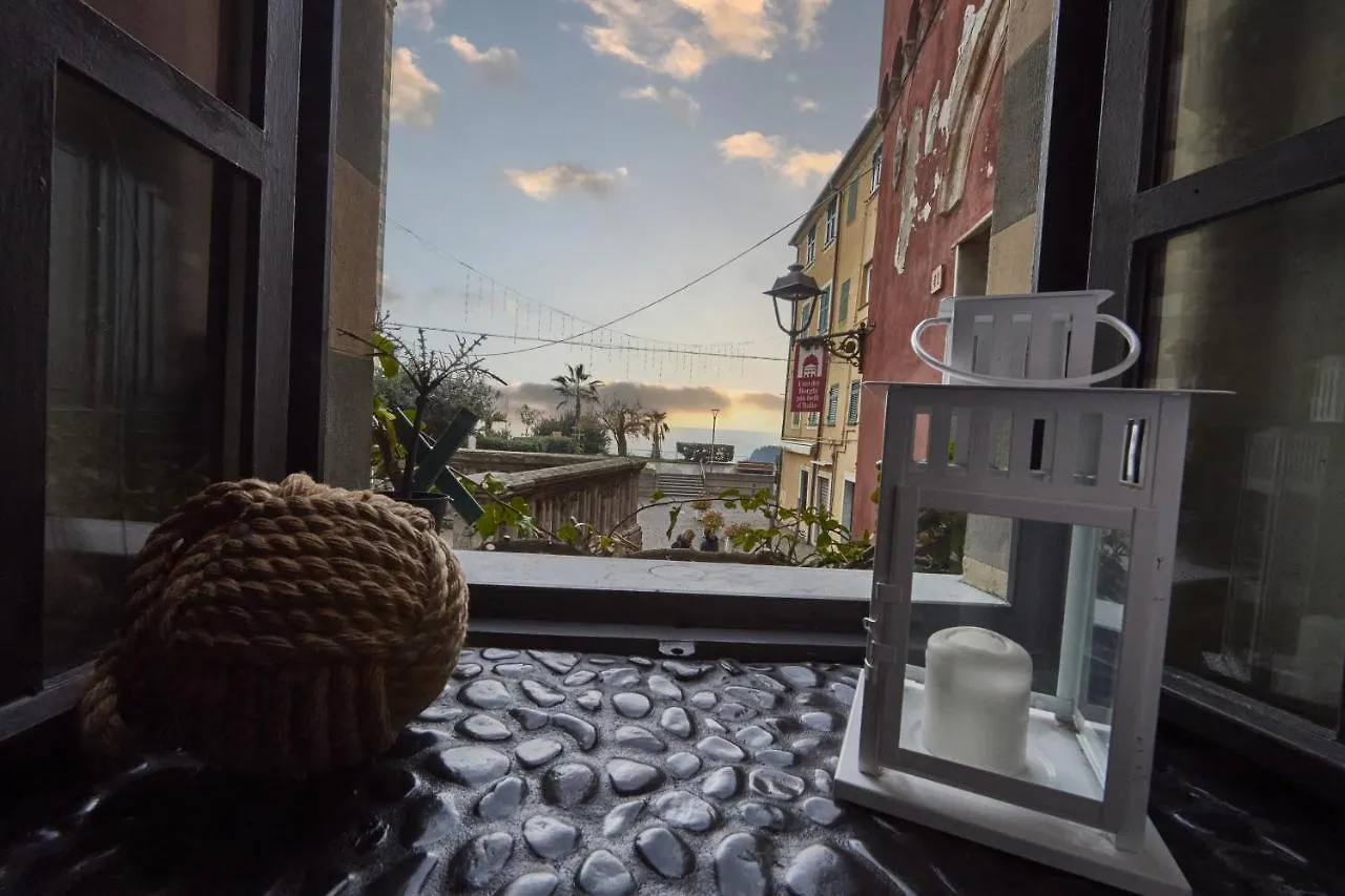 Apartment La Stenella Blu, Una Finestra Sul Mare Celle Ligure Italy